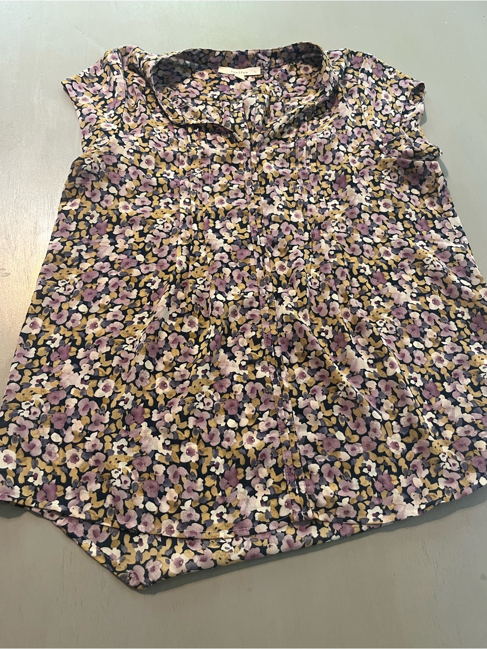 Fun2Fun Floral Pintuck Short Sleeve Blouse Size L Purple